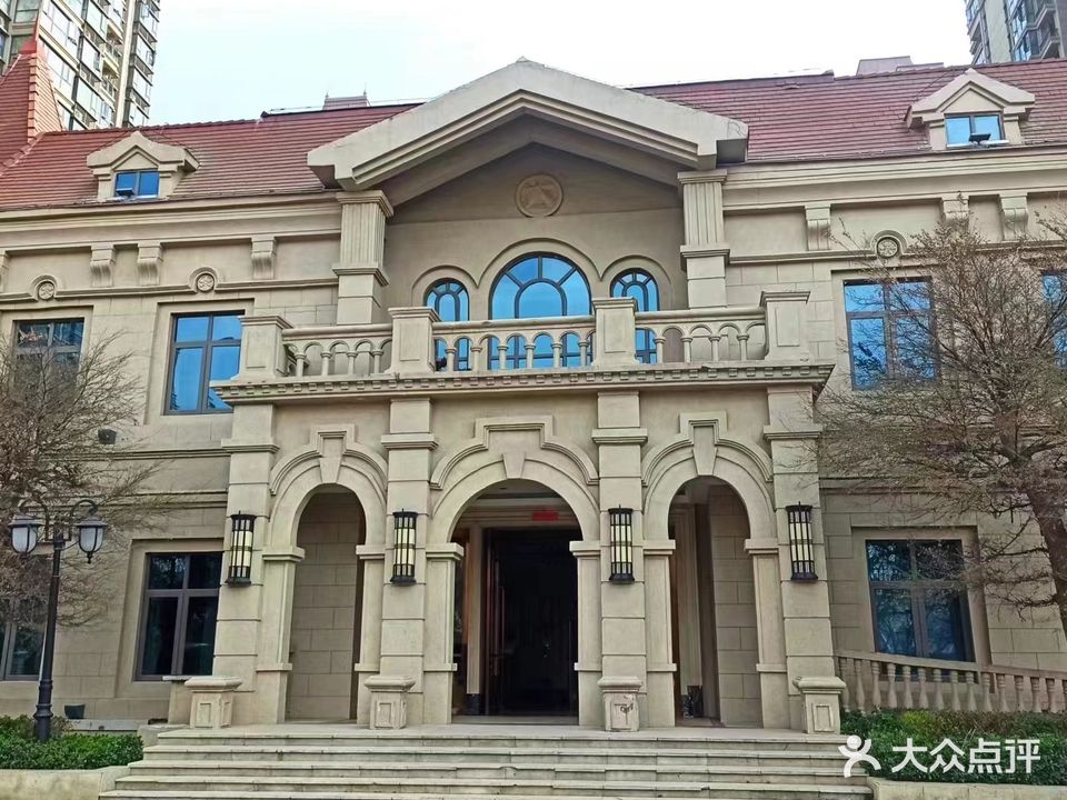龙之梦游泳健身会所