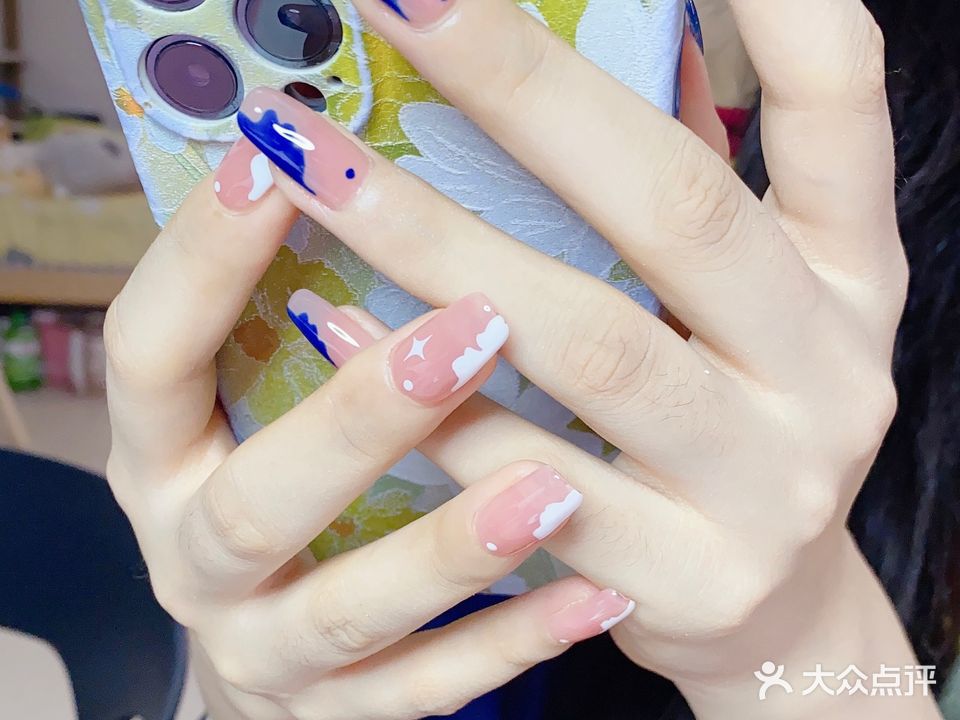 喵星球美容美甲馆