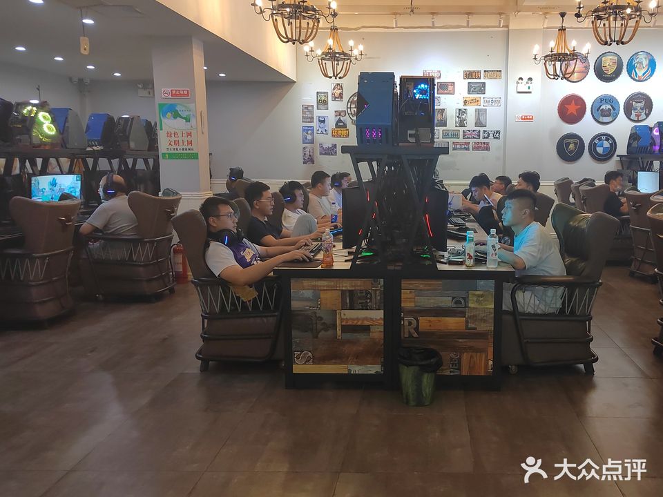 风信子网吧·棋牌房(华夏尚都店)