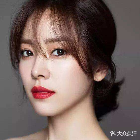 黛妍绣美妆造型