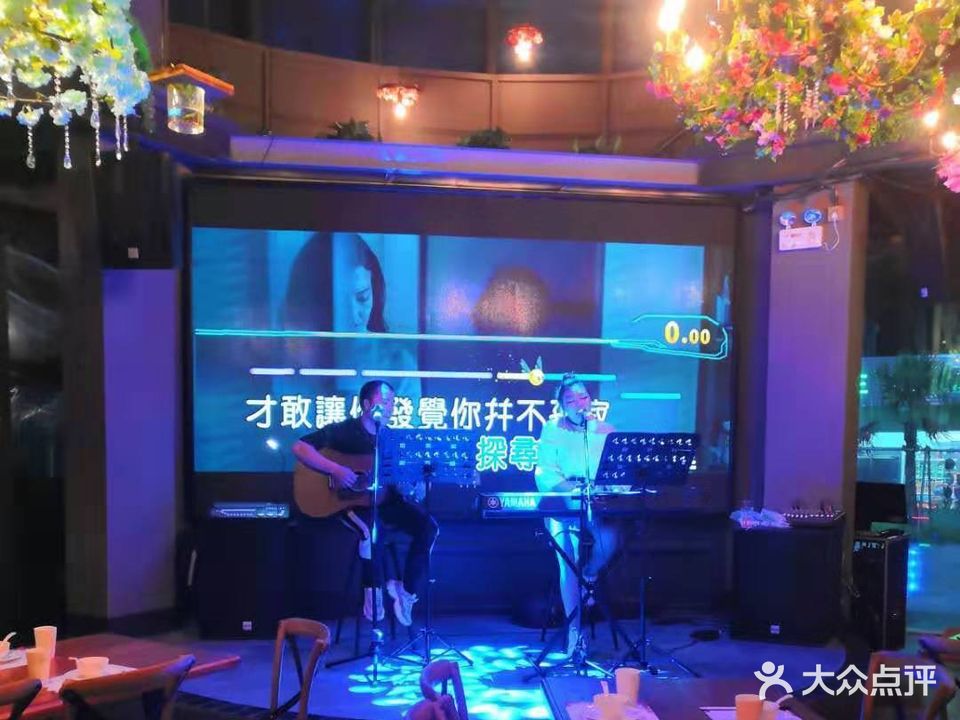 年华里音乐餐厅(热门签到店)