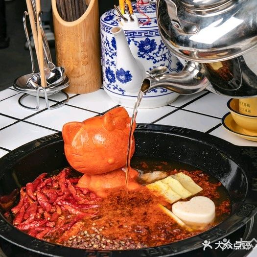 锋味老火锅(中都店)