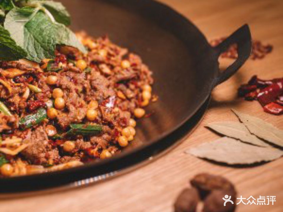 犟汁味干锅虾牛肉(玉溪万达店)