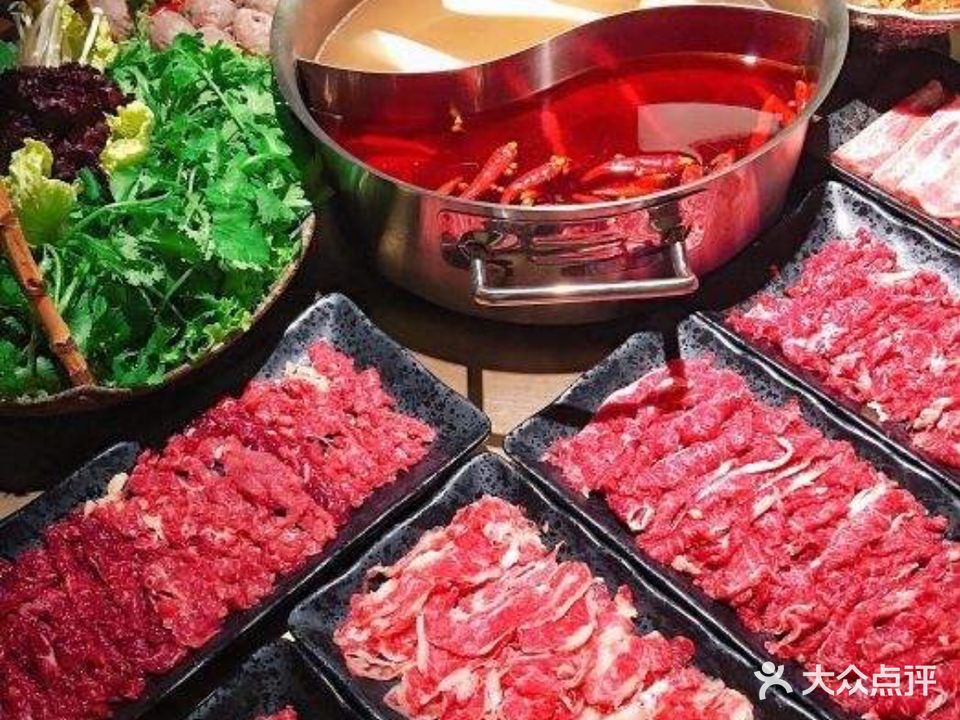沸腾地带鲜牛肉自助火锅
