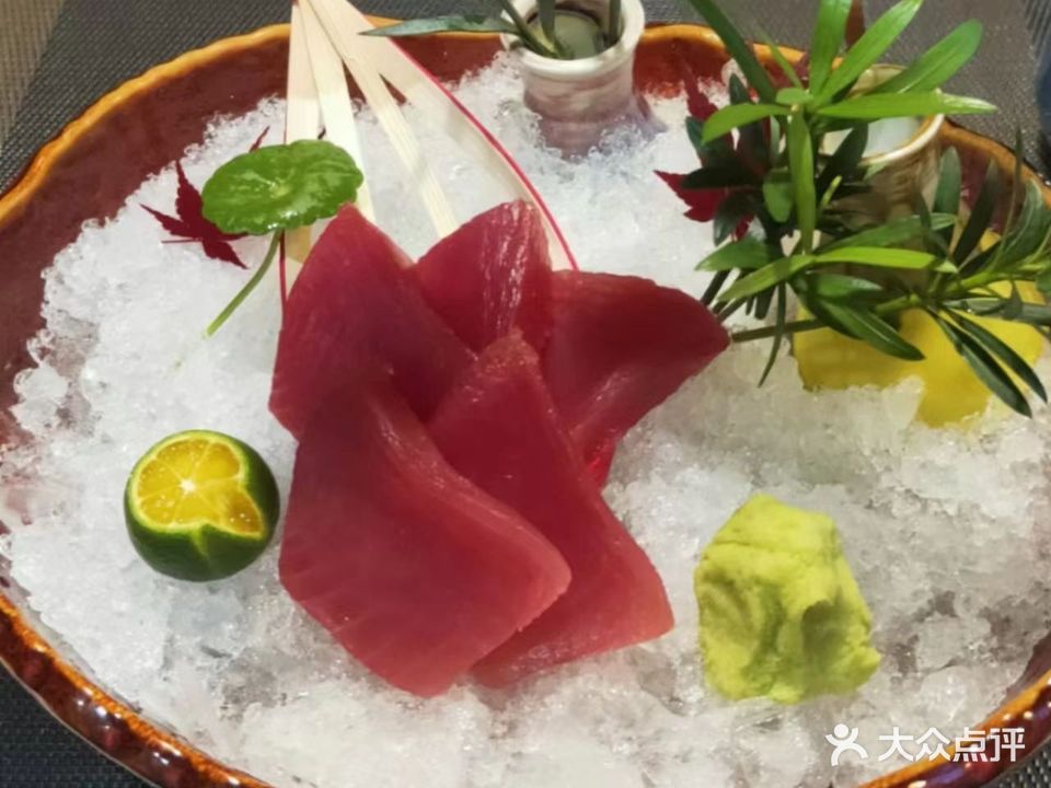 吟鮨龙堡梗鲁日式料理