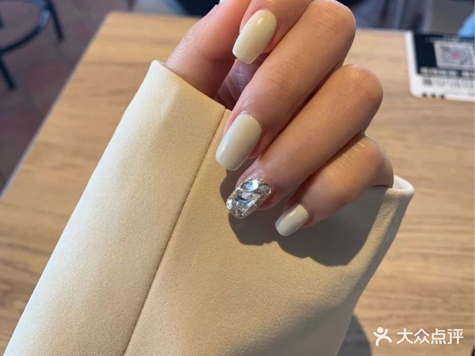 丫美甲吧(中天大厦店)