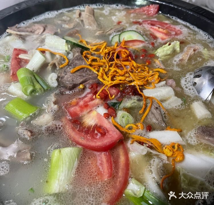 康藏乡野生菌牦牛肉杂汤锅(新都桥店)