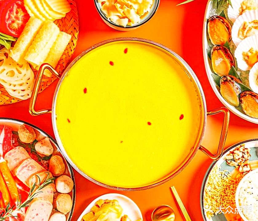 小四囍花胶鸡肉火锅(万达广场三楼店)