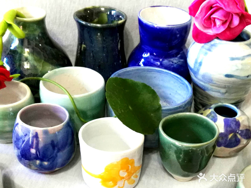 格林童画美术陶艺坊