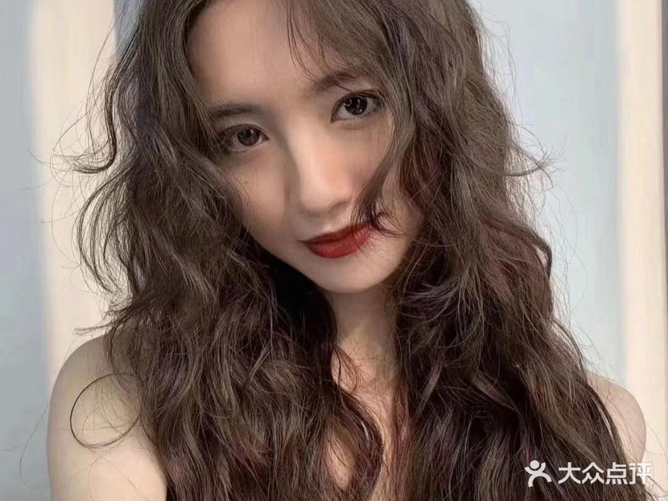 名洋天下美业