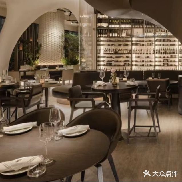 LE COQ大公鸡小酒吧·摩登餐厅(前滩太古里店)
