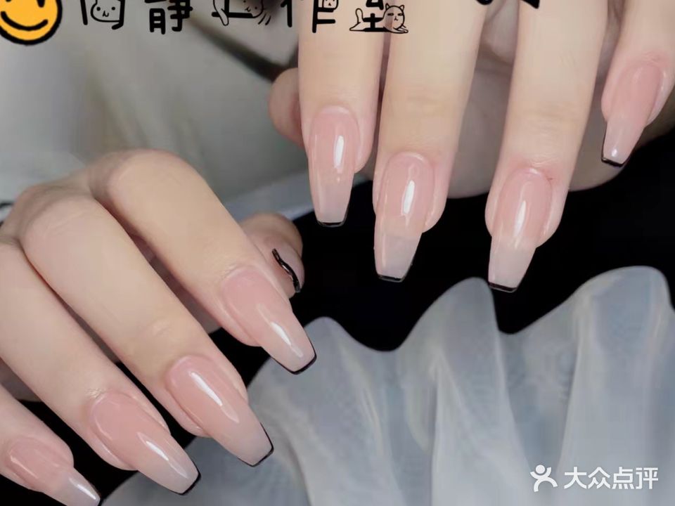 何静工作室(季华花园玫瑰路小区店)
