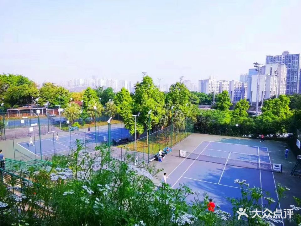 重报集团。网球中心