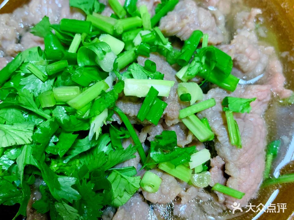 易老八跷脚牛肉(较场坝店)