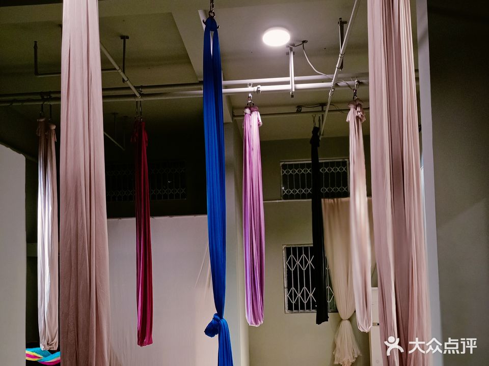 森香空中期瑜伽