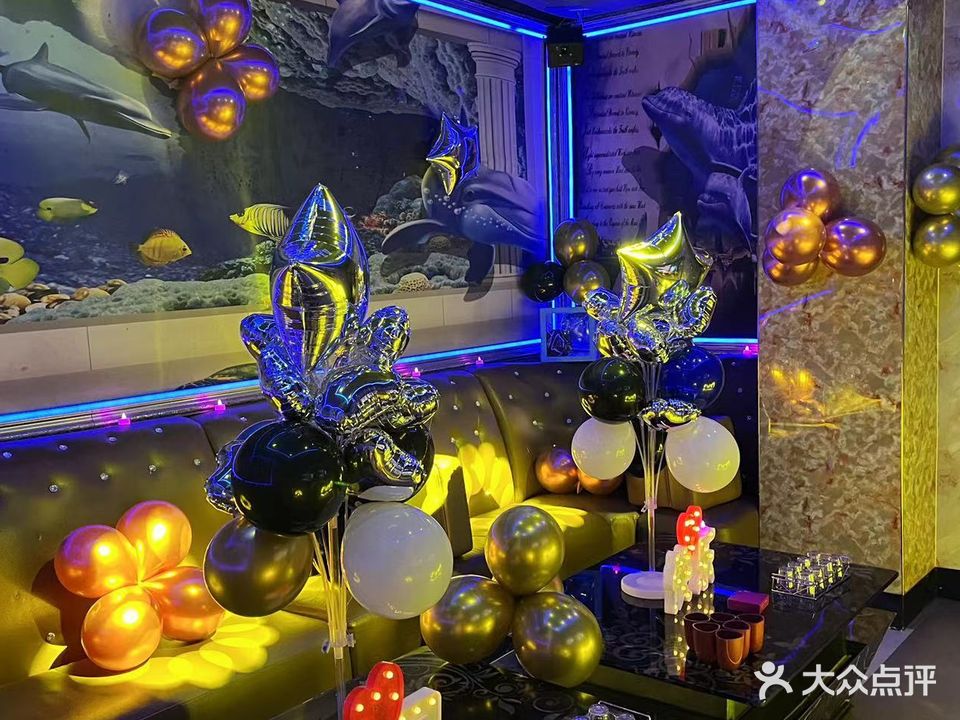 新超越量贩KTV(章阁富士康店)