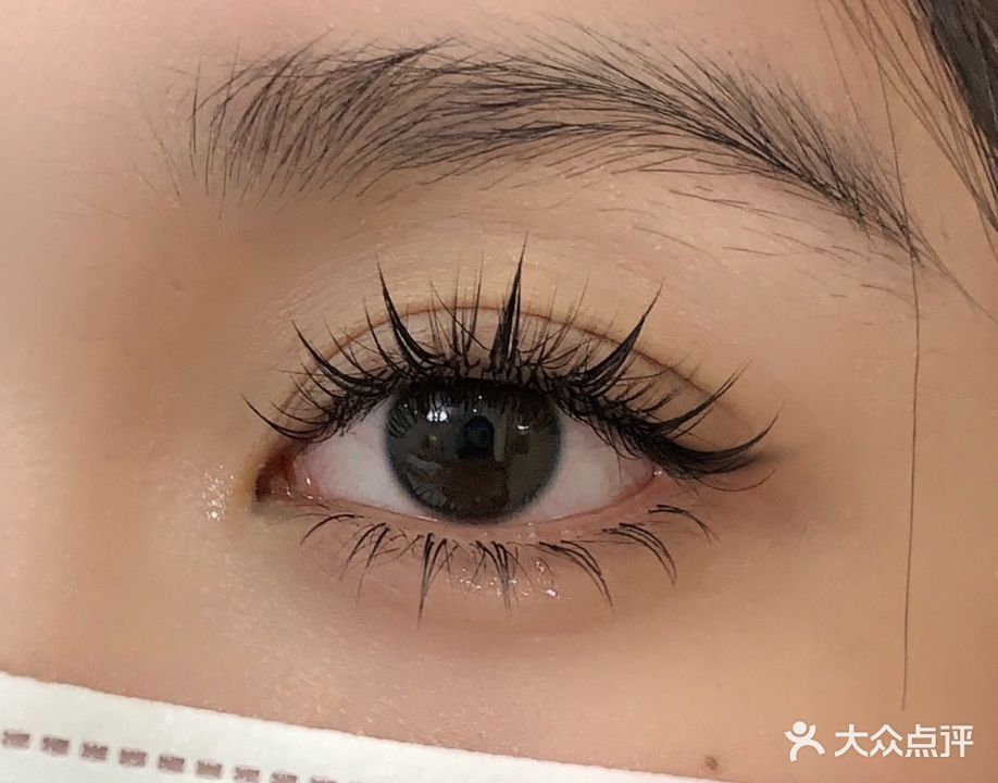 伊韩日式美睫工作室