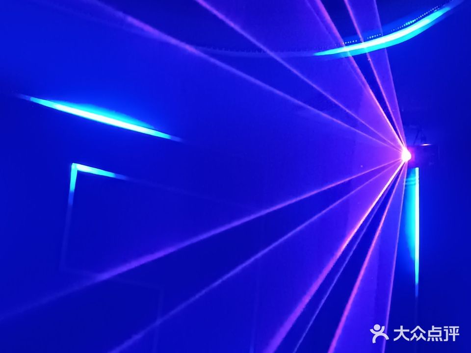 V9量贩式KTV(新天宇购物广场店))