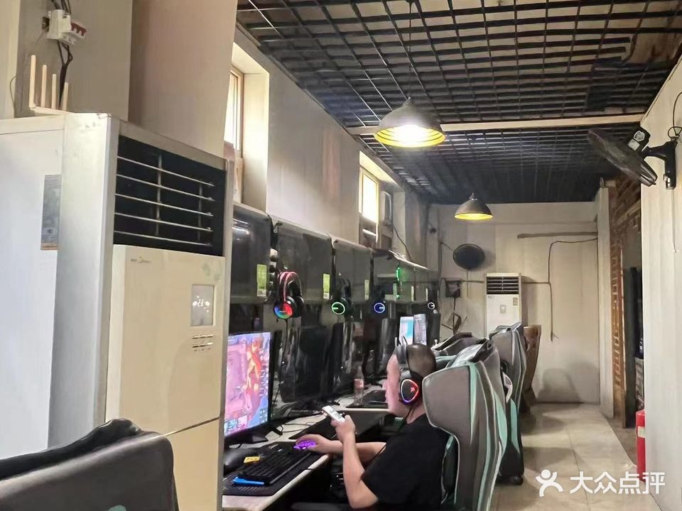 英雄联盟网吧(刘长山路店)