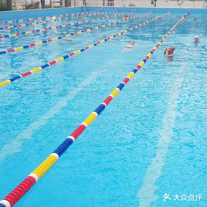 汇龙国际游泳馆