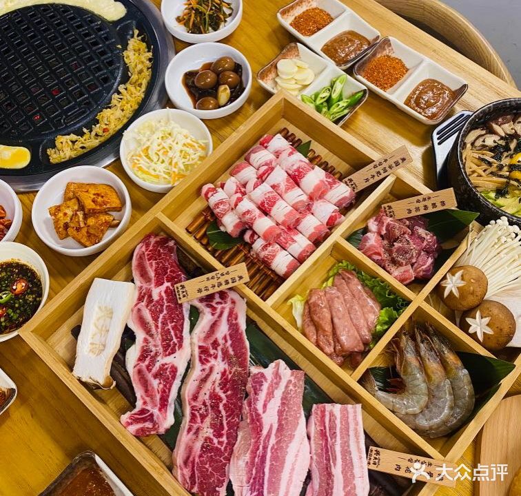 兴夫传·韩国炭火靠肉(汇景广场店)