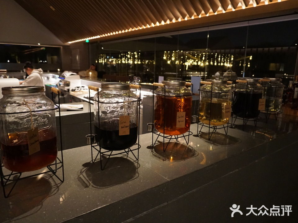 阿丽拉酒店三白酒吧