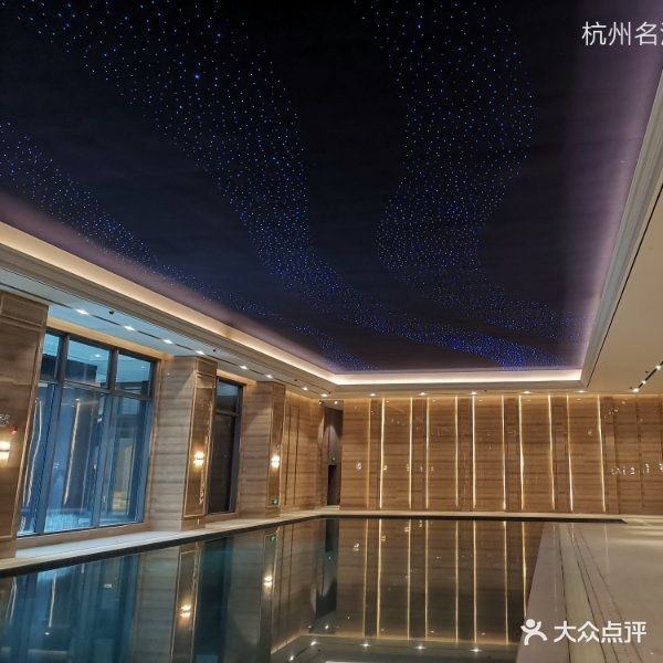 名流会恒温游泳健身中心(1872汇港城店)