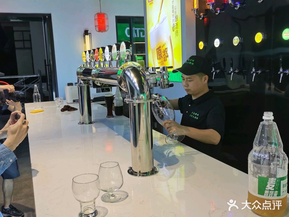 青岛啤酒鲜吧·美食大排档(天门花街店)