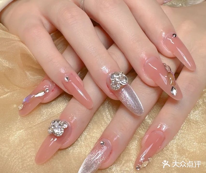 星月甲艺美甲美睫