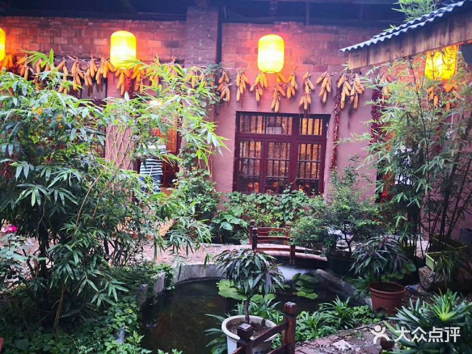 弄子里餐厅