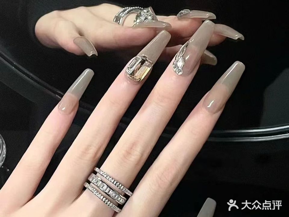 L-R良人美甲美睫(东山社区店)