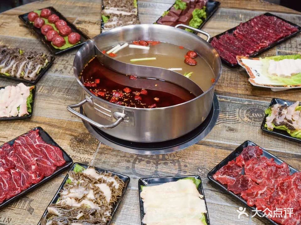 佰牛汇餐厅·潮牛火锅(恒生壹号广场店)