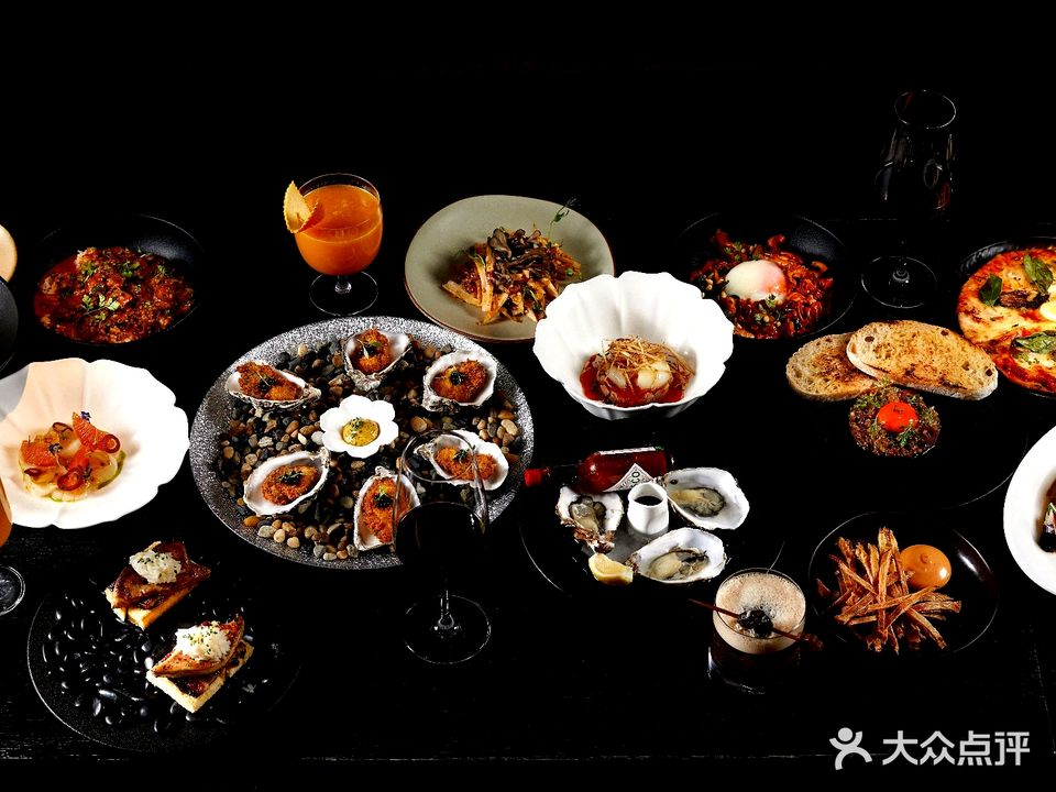 BLACK 33·winebistro餐酒馆(星火天际外滩广场店)