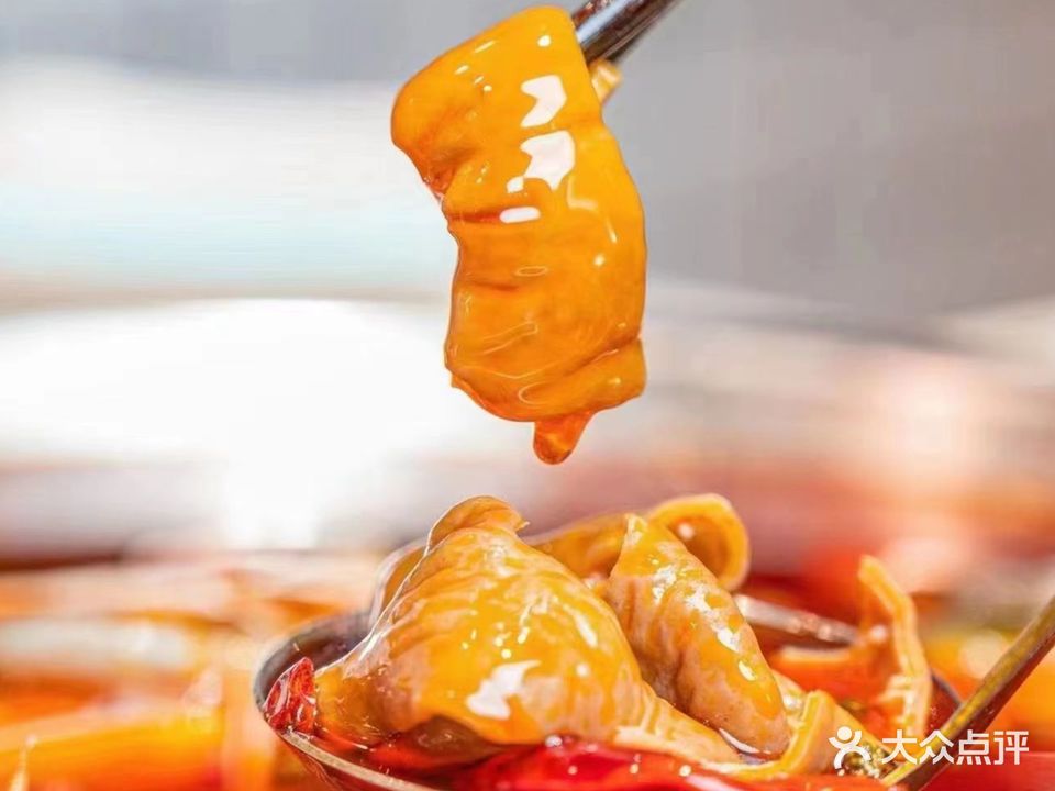 川渝美蛙鲜鱼火锅(七街店)