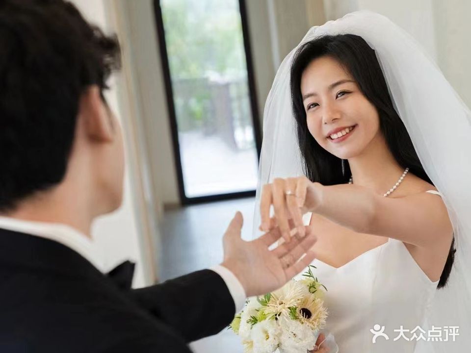 FORLONG金夫人·长情婚戒(解放碑店)