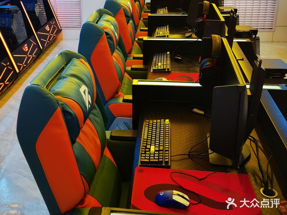 爱尚蓝激束王卡讨号板店