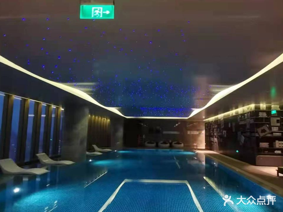 金鹰国际酒店·康露唐游泳馆