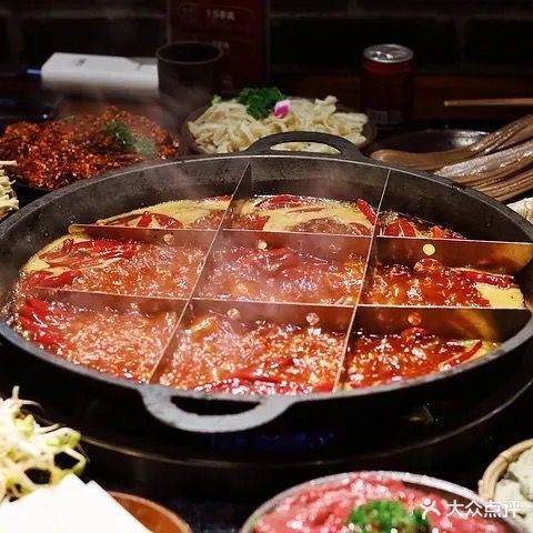 均安重庆妹儿私房火锅店