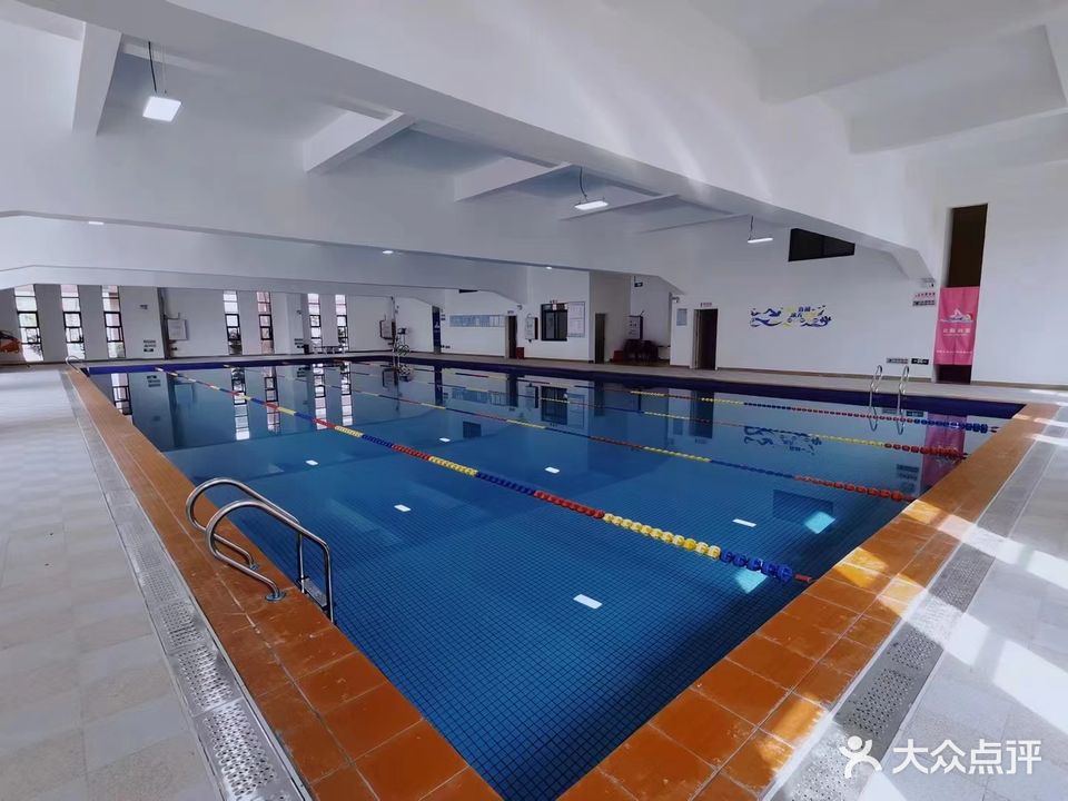 健泳游泳俱乐部