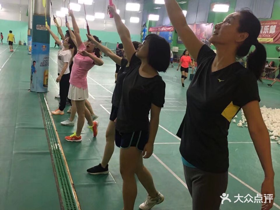 沙河羽毛球馆