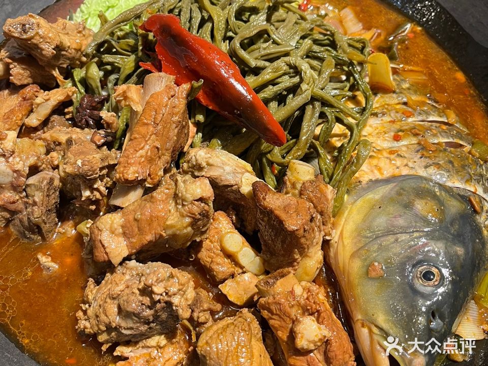 高粱红铁锅炖(中心大街店)