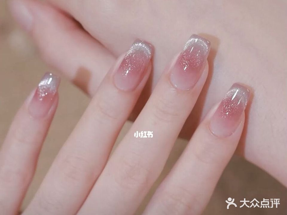 优优美甲化妆眉眼唇定制
