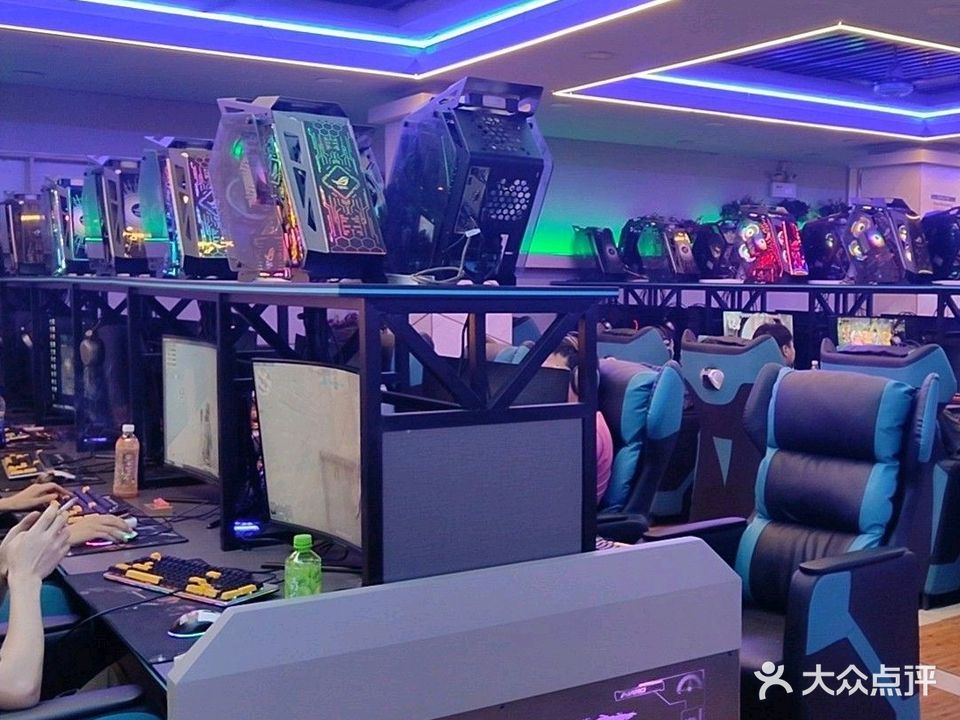 华园网吧(坪地店)