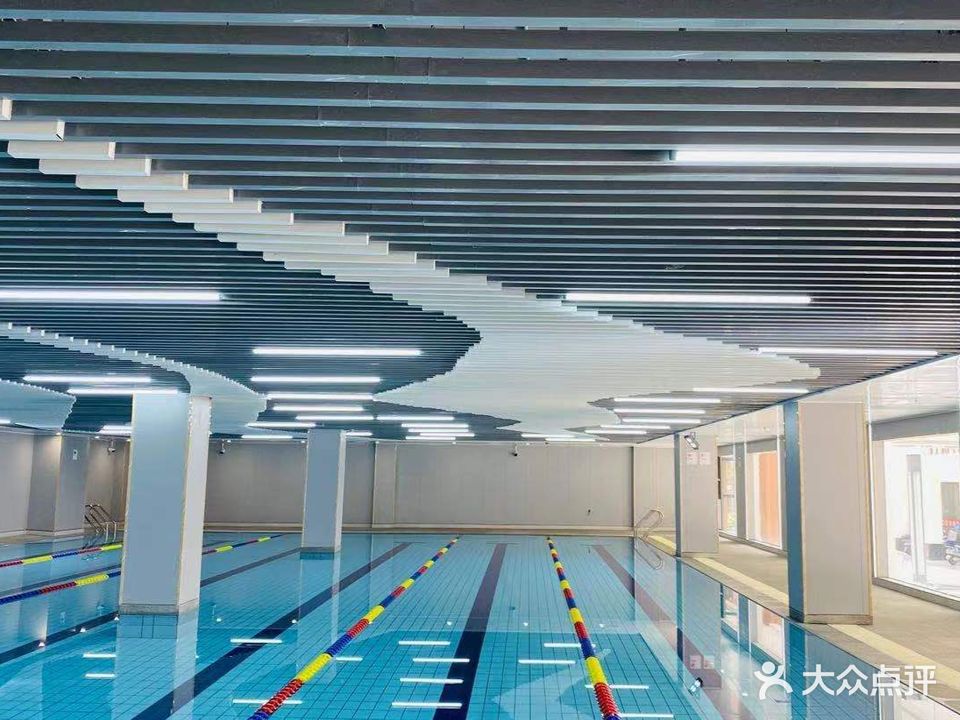 澎湃游泳健身(万达金街店)
