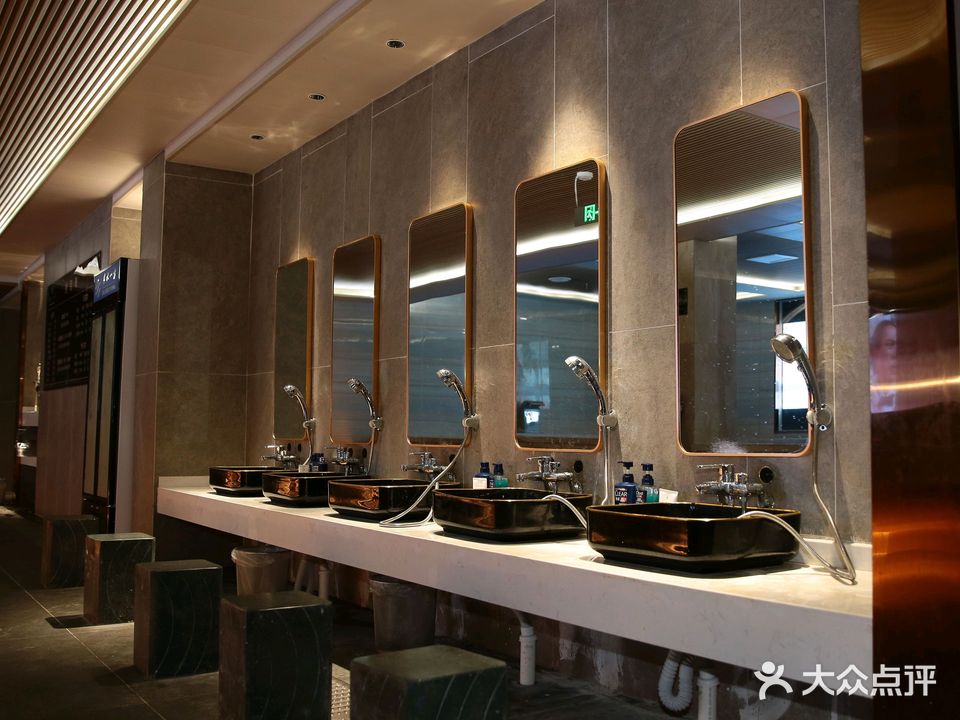 临湖水汇足道养生馆