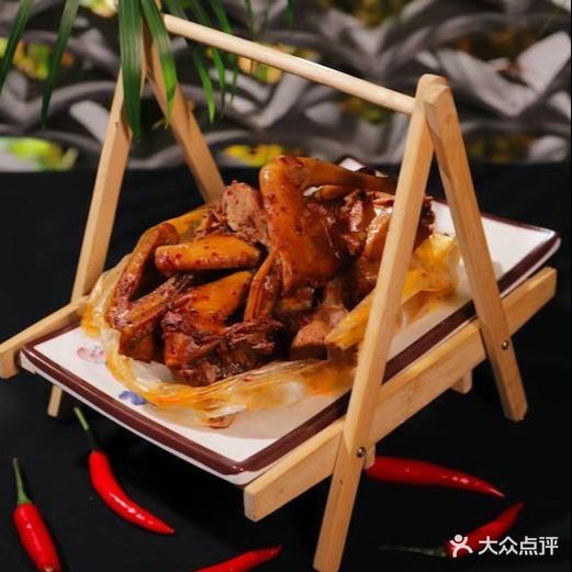 霸皇鸽土茯苓鸽汤(水口店)