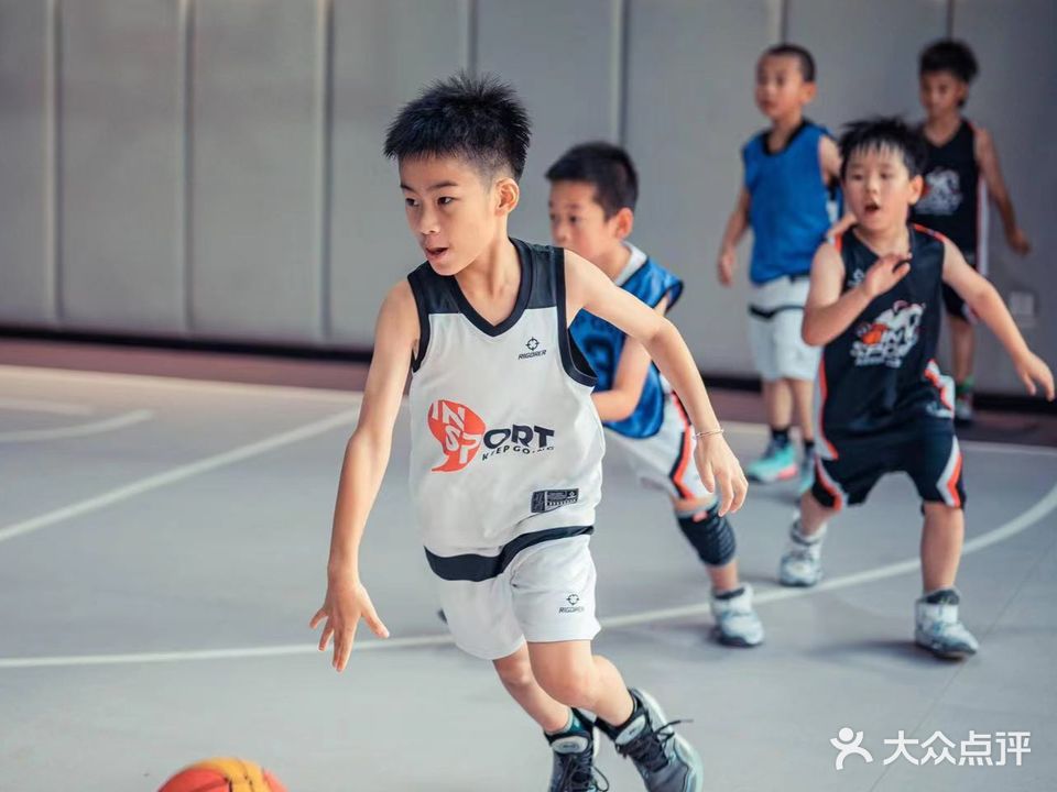 Sup sport青少年篮球馆