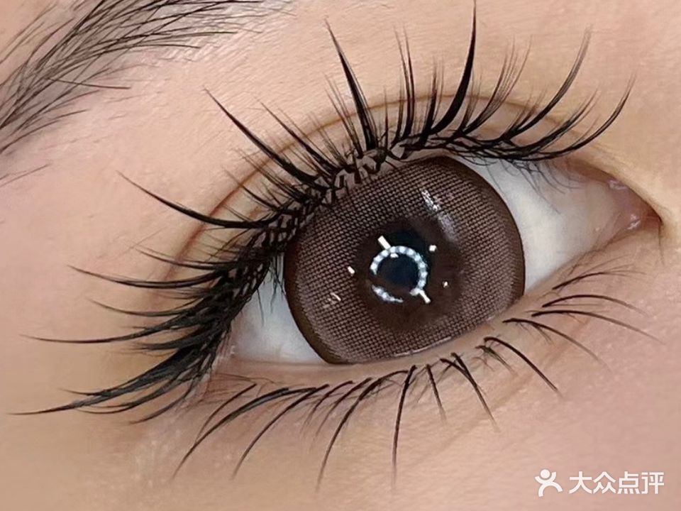 郑汶化妆美睫美容(湛江万达店)