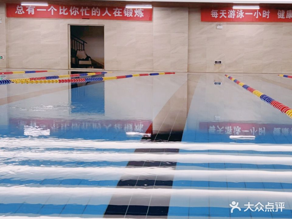 菲翔体育恒温泳泳馆(金域国际店)