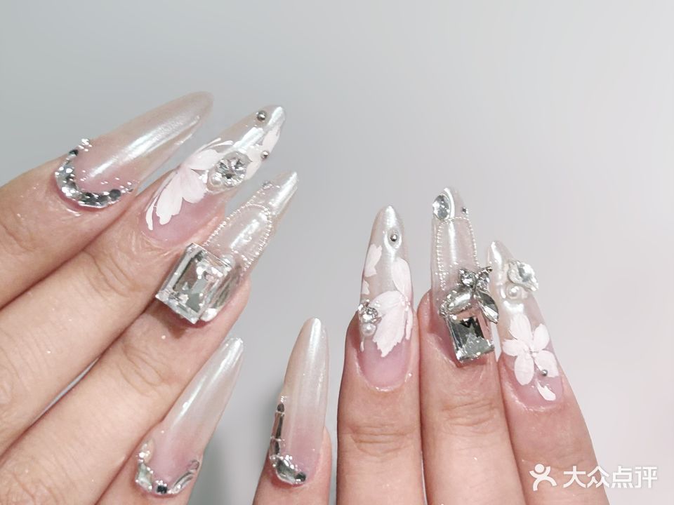 希罗美容美睫中心